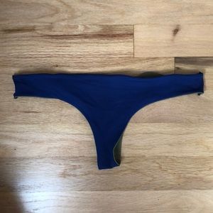 Reversible thong swimsuit